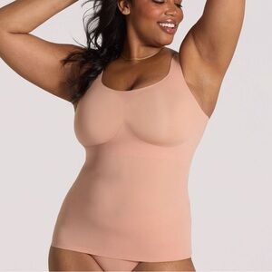 Evelyn & Bobbie STRUCTURED SCOOP BRA TANK Size 2x - NWOT